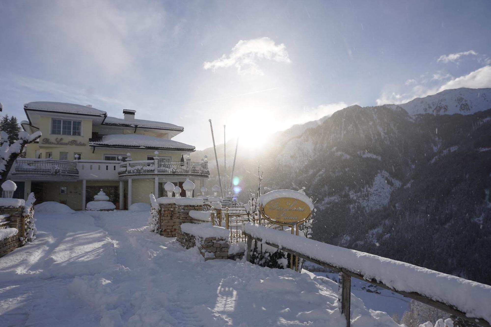 B&B Das Land-Palais - Private Mountain Hideaway Selva dei Molini Exterior photo