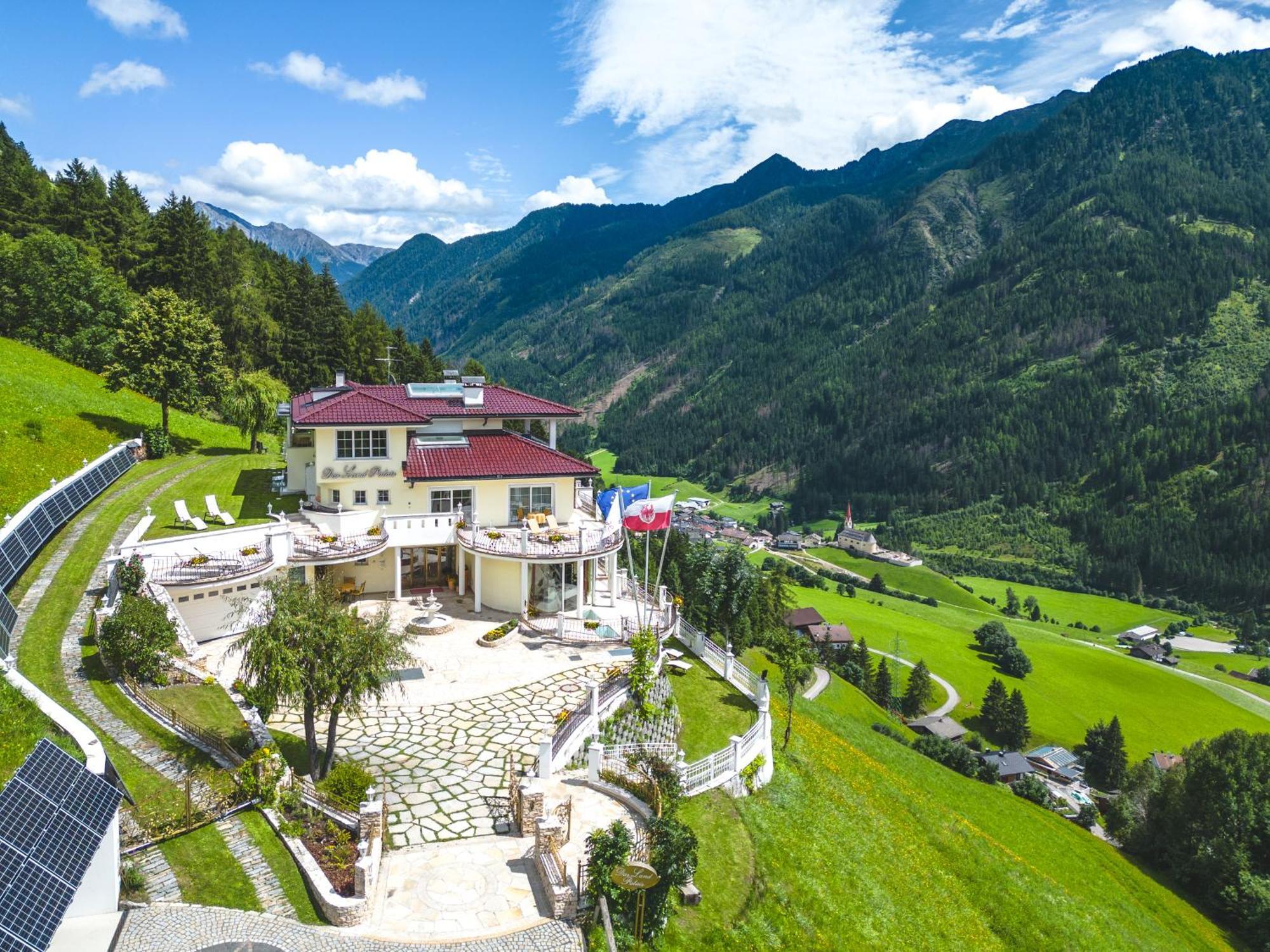B&B Das Land-Palais - Private Mountain Hideaway Selva dei Molini Exterior photo