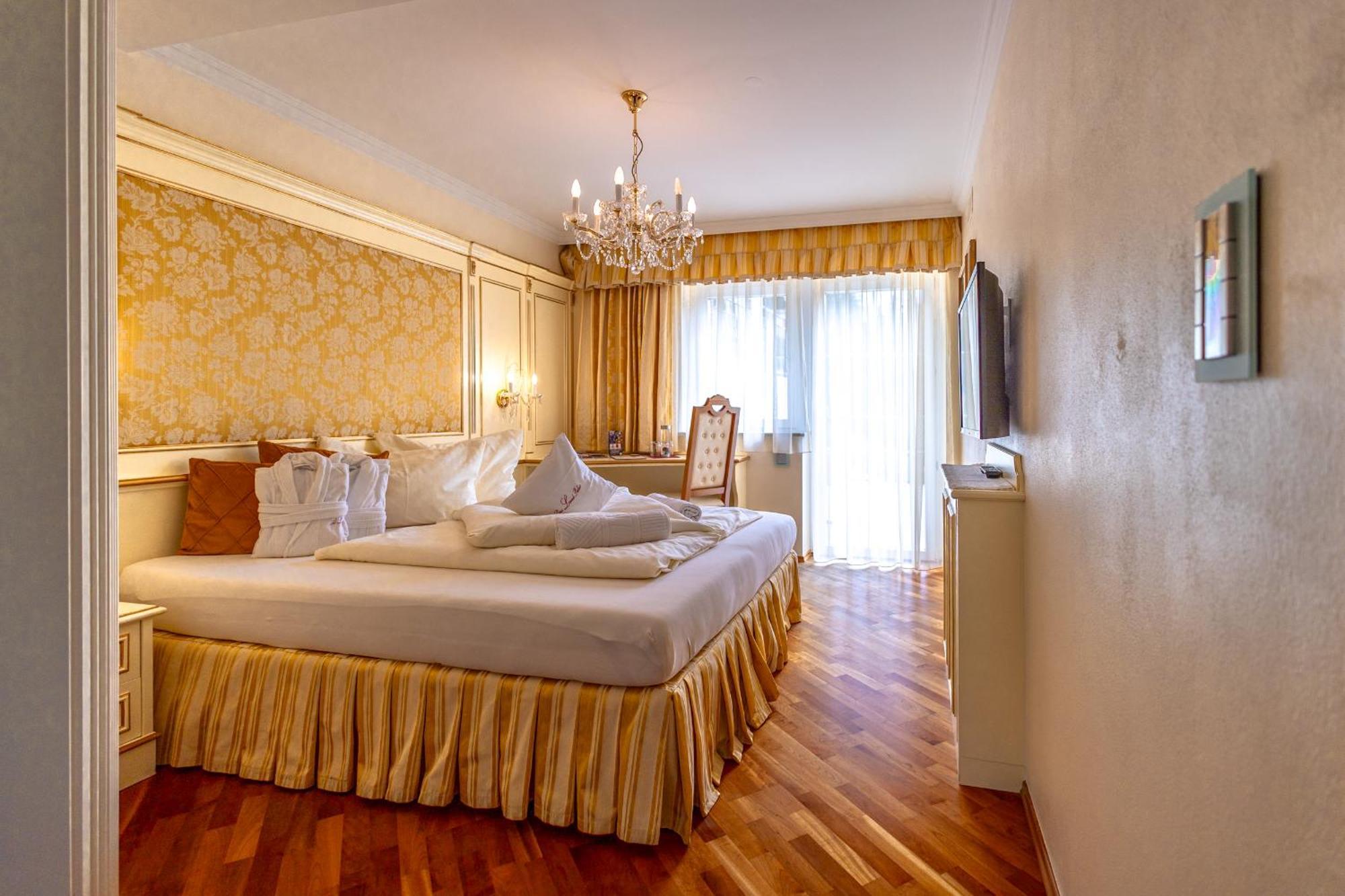 B&B Das Land-Palais - Private Mountain Hideaway Selva dei Molini Exterior photo