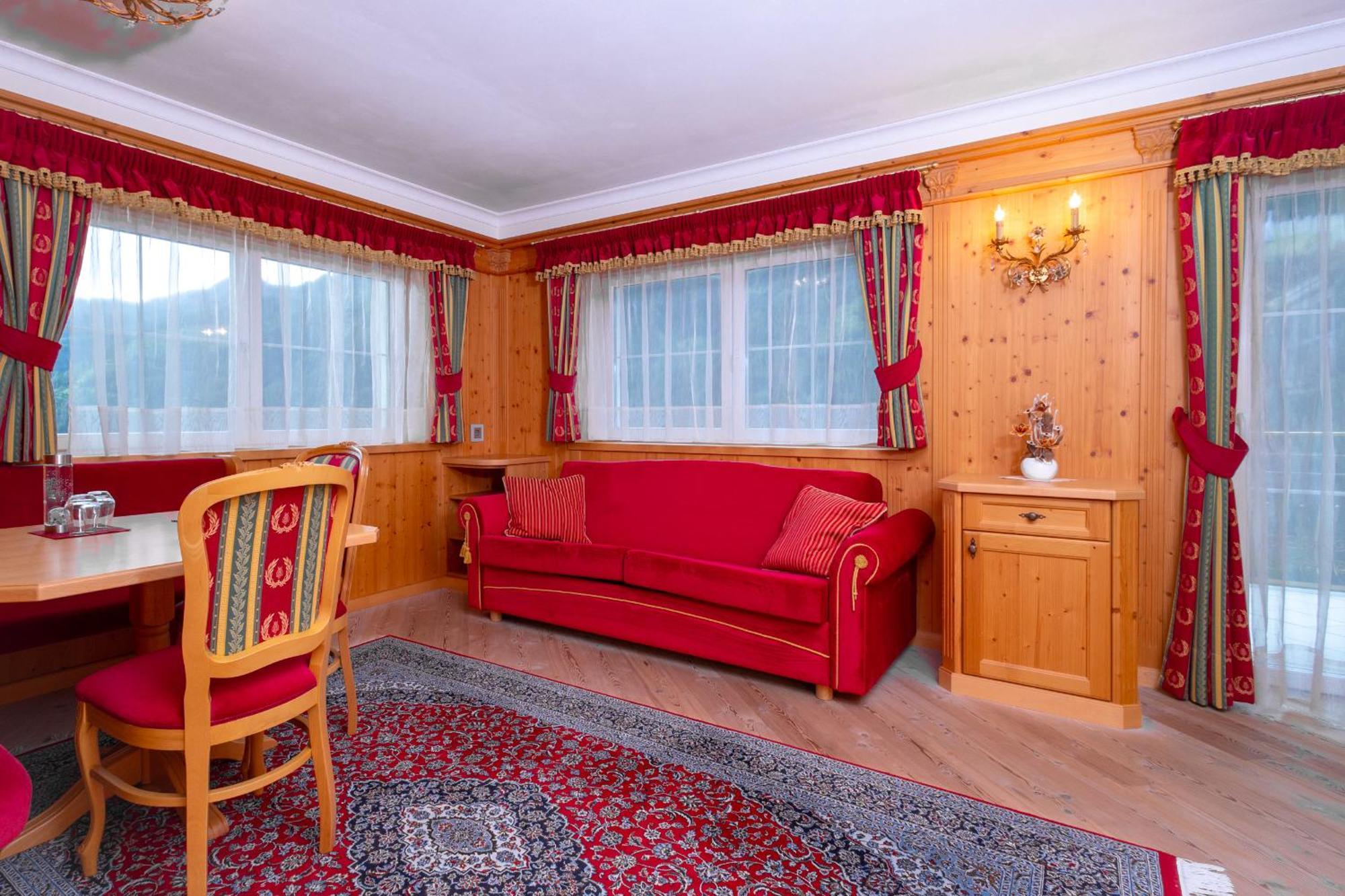 B&B Das Land-Palais - Private Mountain Hideaway Selva dei Molini Exterior photo