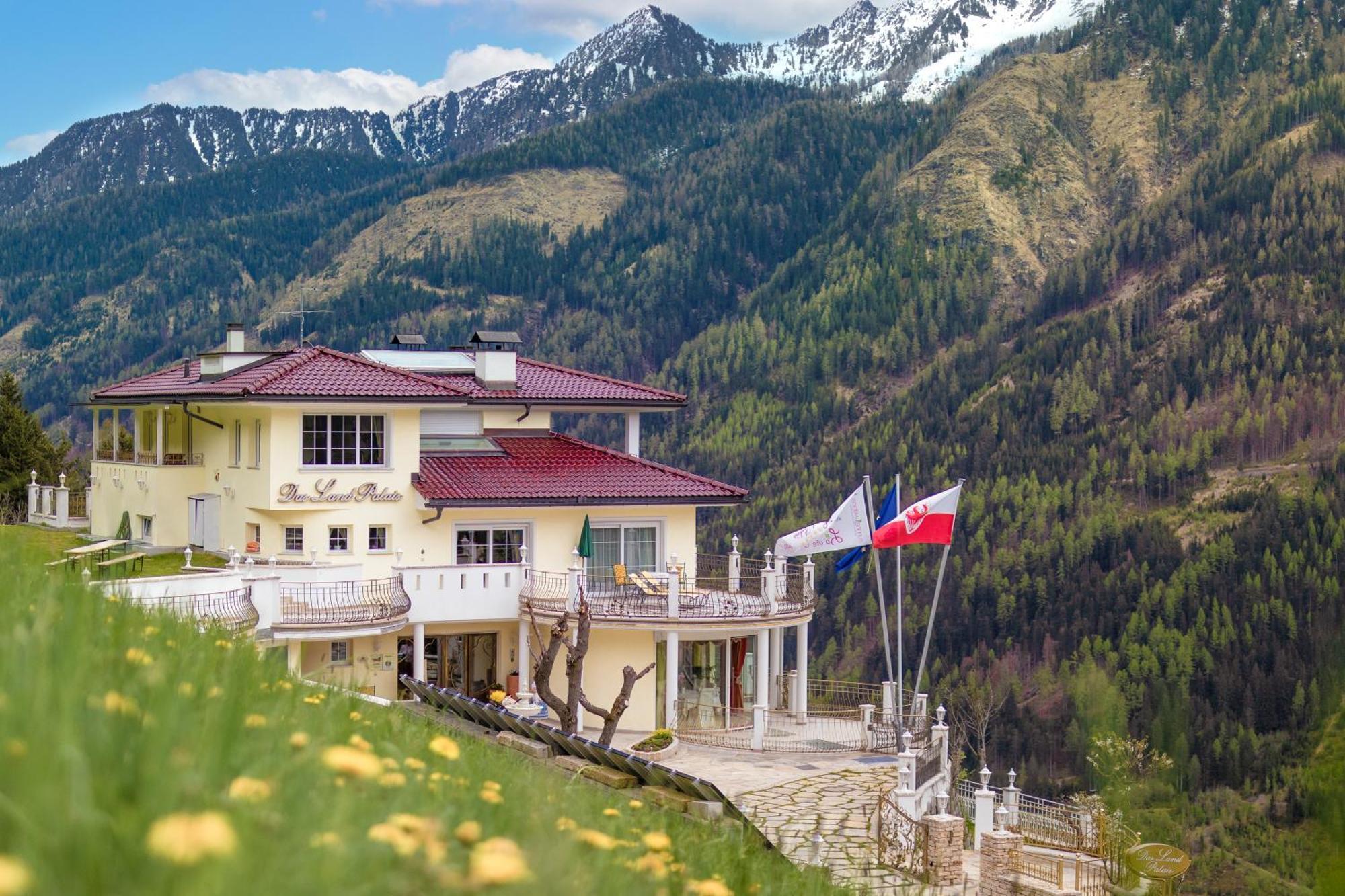 B&B Das Land-Palais - Private Mountain Hideaway Selva dei Molini Exterior photo