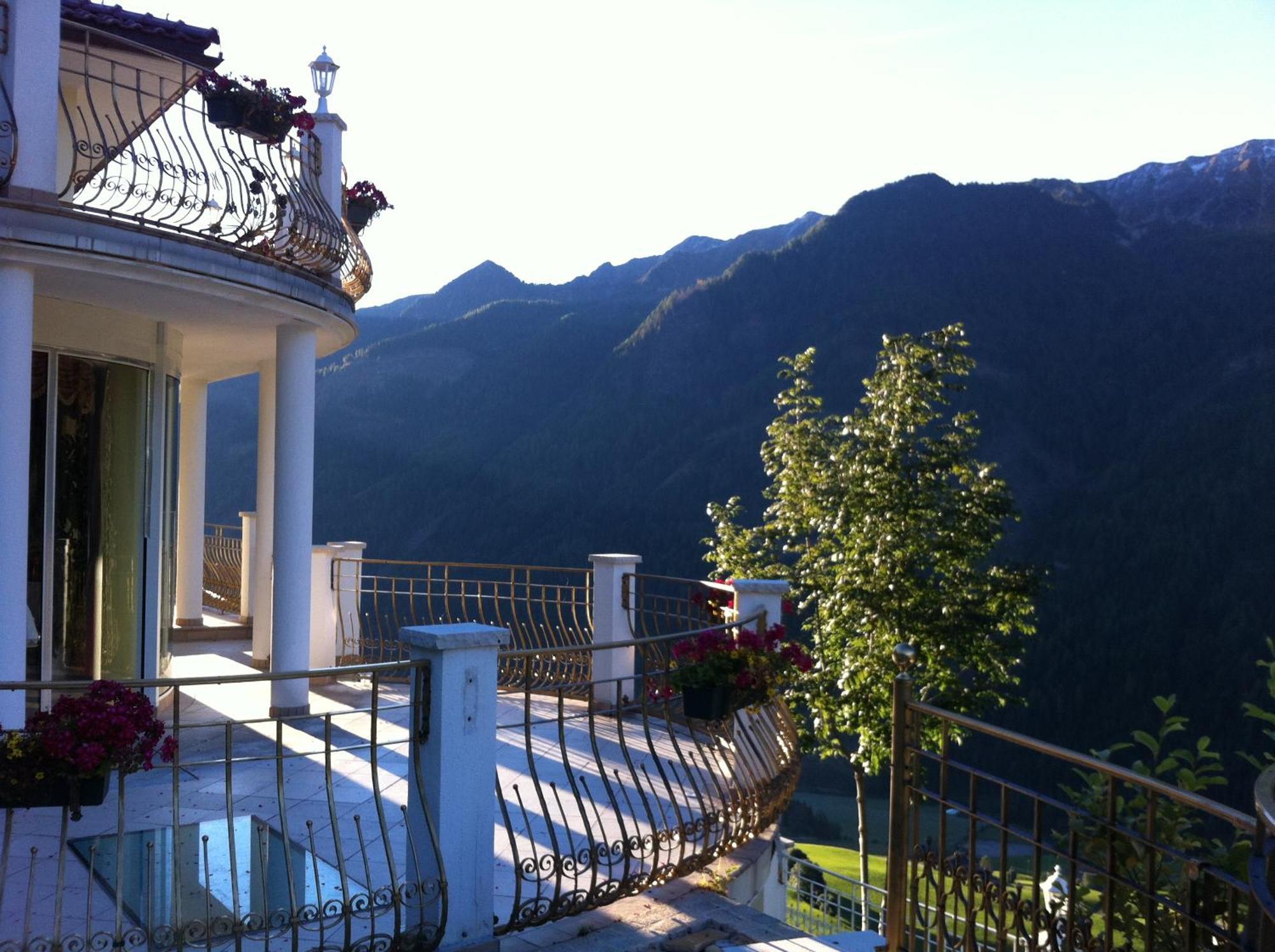 B&B Das Land-Palais - Private Mountain Hideaway Selva dei Molini Exterior photo